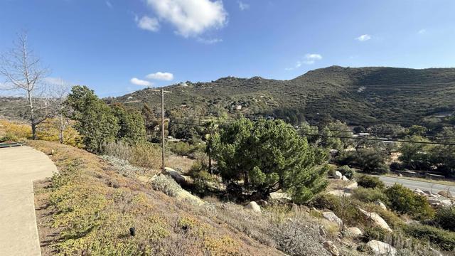 2956 La Cresta Road, El Cajon, California 92021, 3 Bedrooms Bedrooms, ,3 BathroomsBathrooms,Single Family Residence,For Sale,La Cresta Road,250018964SD