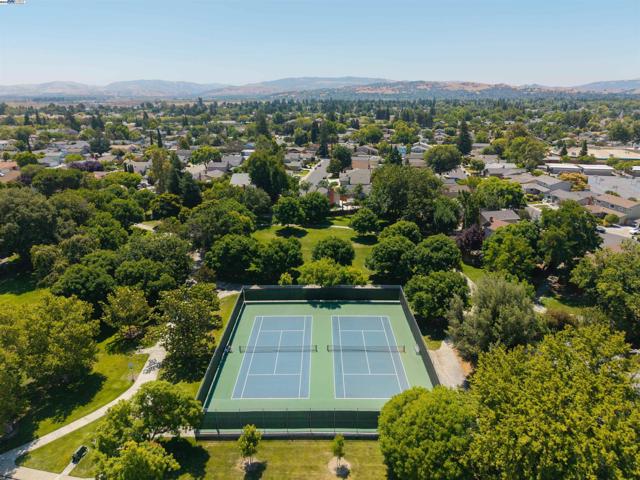 3186 Berkshire Ct, Pleasanton CA: https://media.crmls.org/mediaz/1c3c6d55-8ced-4fdb-9416-dd0a4c8ede86.jpg