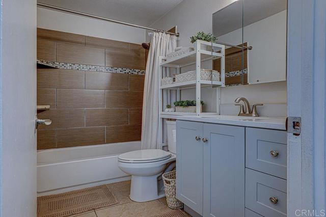 Detail Gallery Image 13 of 27 For 1935 Terracina Cir, Spring Valley,  CA 91977 - 2 Beds | 1 Baths