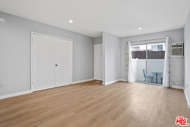 11743 Mayfield, Los Angeles CA: https://media.crmls.org/mediaz/1c3e4b81-9ed8-4069-b35d-42aed17369d7.jpg