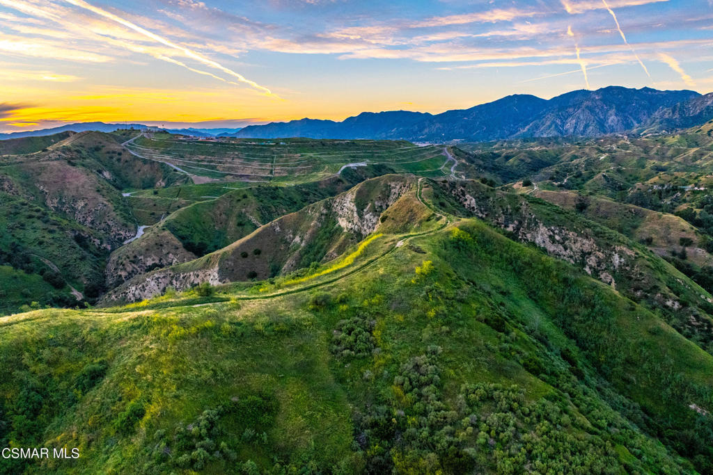 https://media.crmls.org/mediaz/1c3e8bc5-7bc0-4139-83f0-11dd5058fa7d.jpg?preset=X-Large