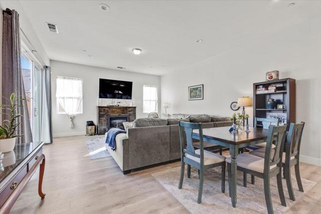 604 Matterhorn Court, Marina CA: https://media.crmls.org/mediaz/1c3e9dfb-f75d-439d-a6ac-ce7d11234070.jpg