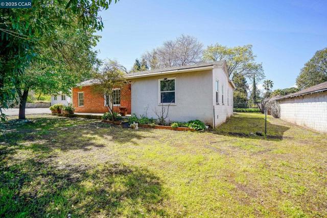 1561 Farm Bureau Rd, Concord CA: https://media.crmls.org/mediaz/1c3eb693-44f2-4a9b-acba-c258ea017708.jpg