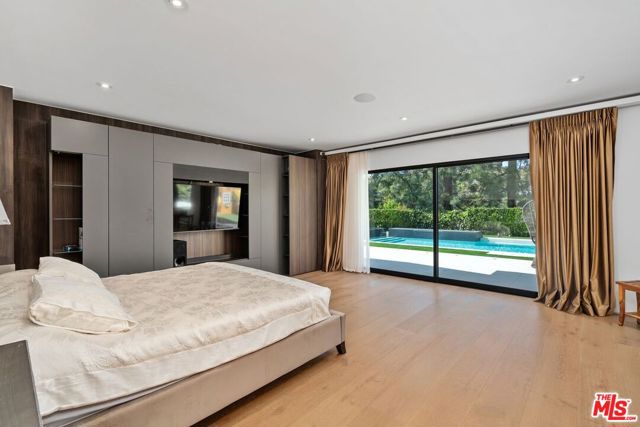 16015 Valley Wood Road, Sherman Oaks CA: https://media.crmls.org/mediaz/1c3ec039-f0bd-4482-ab4d-31e0d7d94482.jpg