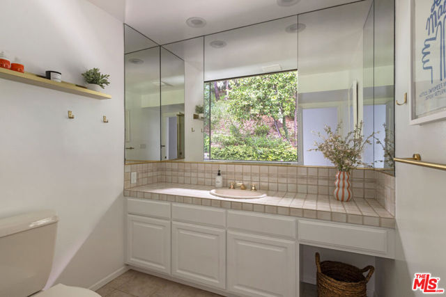 2235 Villa Heights Road, Pasadena CA: https://media.crmls.org/mediaz/1c3f1980-ccb7-4726-beb9-91364fa51e9d.jpg
