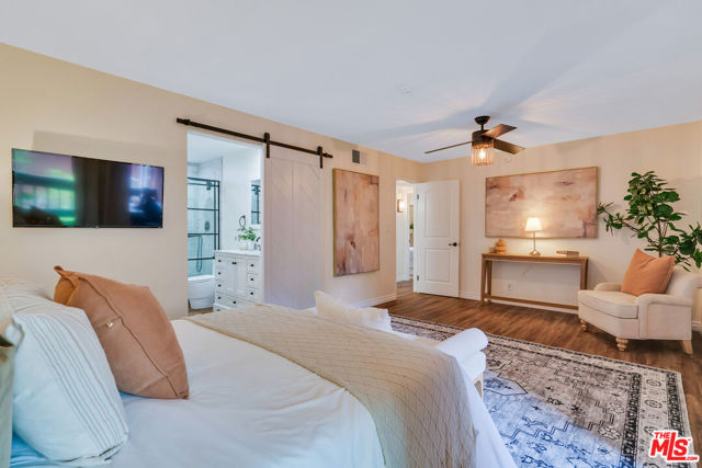 4939 Maytime Lane, Culver City CA: https://media.crmls.org/mediaz/1c3f5e50-447b-4c10-8dda-6fb8929e2a30.jpg