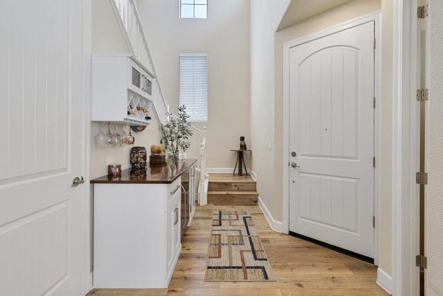 1618 Lily Court, Hollister CA: https://media.crmls.org/mediaz/1c3fa755-da95-4dec-8232-14b879b304b2.jpg