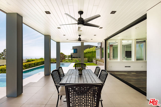 934 1st Street, Manhattan Beach CA: https://media.crmls.org/mediaz/1c3fb975-812a-4603-8873-0d5a1d4e3cdd.jpg