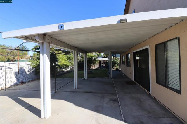 4632 Country Hills Dr, Antioch CA: https://media.crmls.org/mediaz/1c3fcad5-6ffb-4144-9e50-ab78e8b2acbd.jpg