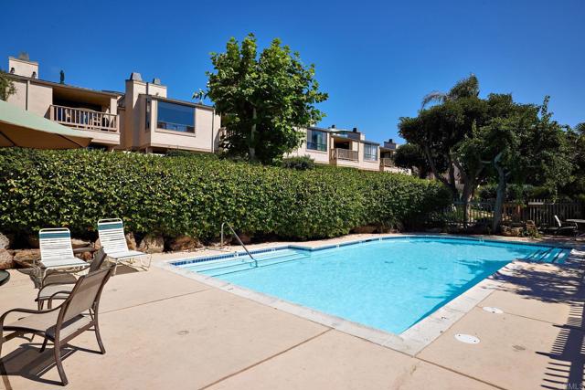 515 S Sierra Avenue, Solana Beach CA: https://media.crmls.org/mediaz/1c3feb1d-acc2-48f3-a518-2f8769375430.jpg