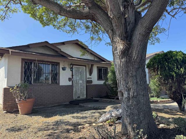 4205 Rene Dr, San Diego CA: https://media.crmls.org/mediaz/1c3ff8c2-6df6-4646-a55b-9e1f54e1c8d3.jpg