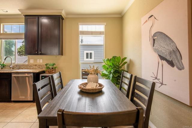 6508 Friendly Place, Carlsbad CA: https://media.crmls.org/mediaz/1c408493-a155-4580-a661-083b1f0c4d98.jpg