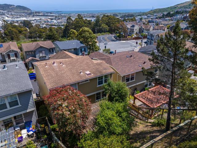 978 Martin Trail, Daly City CA: https://media.crmls.org/mediaz/1c40c3eb-13b1-4374-bd04-2a3c9c09025c.jpg