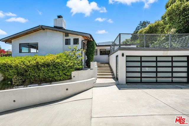 1317 Devlin Drive, Los Angeles CA: https://media.crmls.org/mediaz/1c414ea5-3da4-4ec2-ac47-919513bbe718.jpg