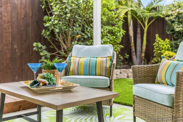 8924 La Cintura Ct, San Diego CA: https://media.crmls.org/mediaz/1c41824a-658f-4af4-a947-b5b57ea70934.jpg
