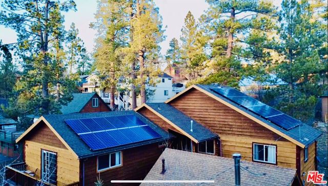 539 Lakewood Lane, Big Bear CA: https://media.crmls.org/mediaz/1c41d89c-2b65-4777-8a3f-d30bd90cc1dd.jpg