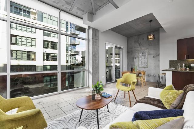 1025 Island Ave, San Diego CA: https://media.crmls.org/mediaz/1c428ba7-4567-4602-ad99-97c9b936b5f5.jpg