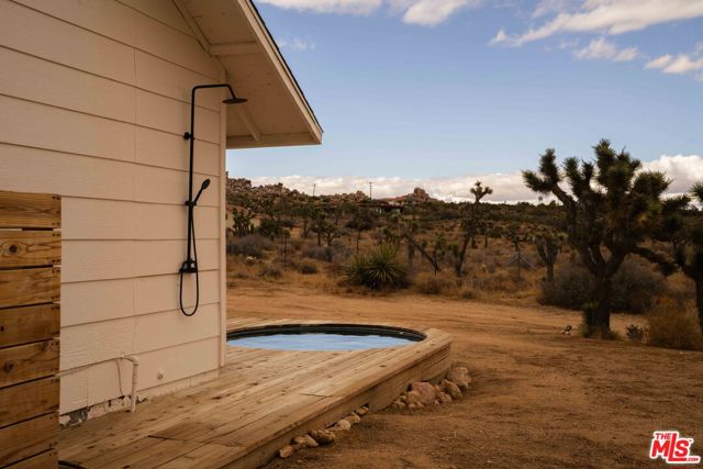 50950 Burns Canyon Road, Pioneertown CA: https://media.crmls.org/mediaz/1c42963b-5094-44f8-8698-53fcd3e52869.jpg