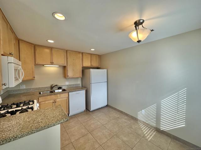 6130 42 Horton Drive, La Mesa CA: https://media.crmls.org/mediaz/1c42c862-1fdb-4cc2-9085-53f5aa90d55d.jpg