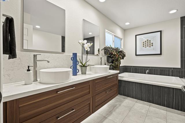 6408 Boone Dr, Castro Valley CA: https://media.crmls.org/mediaz/1c42d136-6cc6-43af-999b-3d19a761a282.jpg