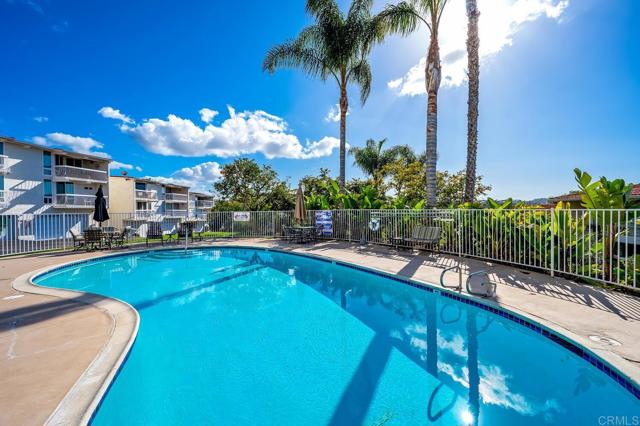 Detail Gallery Image 25 of 34 For 2323 Caringa Way #16,  Carlsbad,  CA 92009 - 2 Beds | 2 Baths