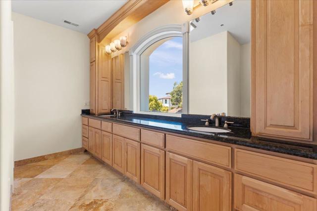 2100 Stone Ridge Drive, Royal Oaks CA: https://media.crmls.org/mediaz/1c434e50-9979-4535-a572-aa587ad5f92f.jpg