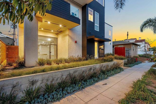 508 N Tremont Street, Oceanside CA: https://media.crmls.org/mediaz/1c435314-17ec-455b-aa0a-ab1d617eeebe.jpg