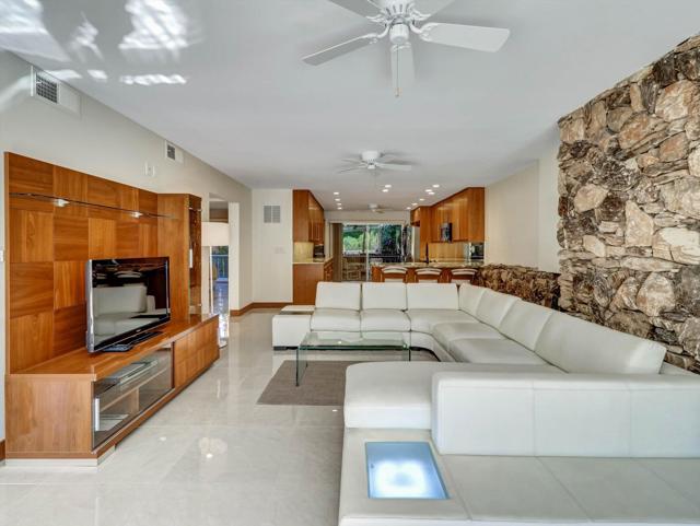 197 W Via Lola #6, Palm Springs, CA 92262