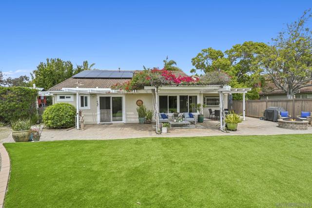 602 HOLLYRIDGE DRIVE, Encinitas CA: https://media.crmls.org/mediaz/1c444f70-20b9-4cbc-acac-fd5a2b1a677d.jpg