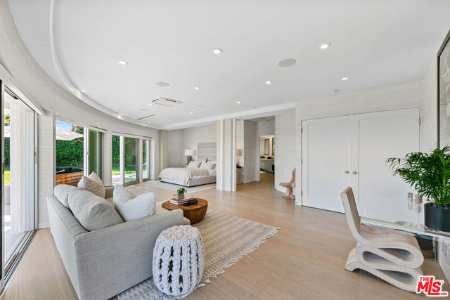 6375 Gayton Place, Malibu CA: https://media.crmls.org/mediaz/1c44bf07-a23c-41a0-af48-bd0ccdf36777.jpg
