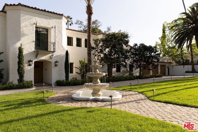 2110 Hill Drive, Los Angeles CA: https://media.crmls.org/mediaz/1c44cc67-d9e5-4e87-98a2-34b81a654c0c.jpg