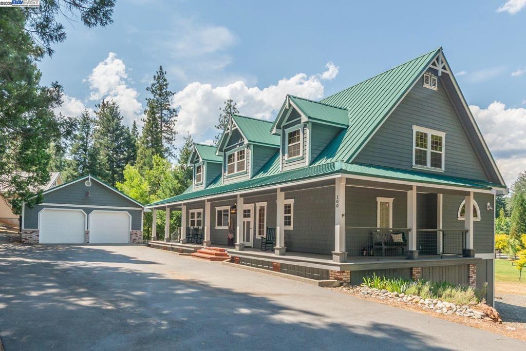 100 Eleanore Ln
