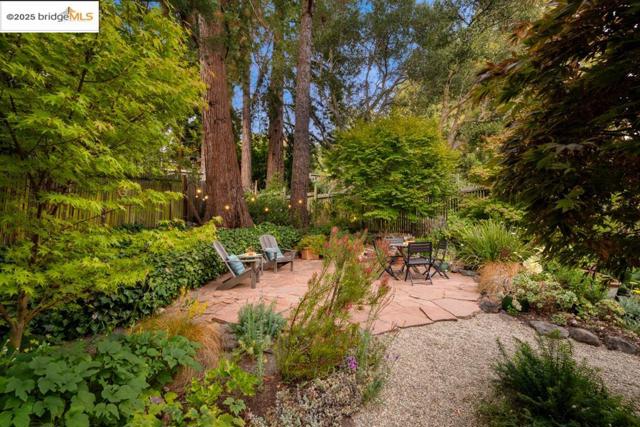 1081 Keith Ave, Berkeley CA: https://media.crmls.org/mediaz/1c459c6f-19e6-4a7f-b65e-b58531b80469.jpg