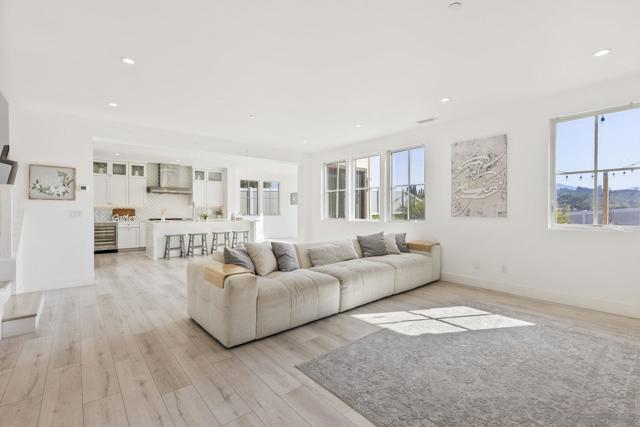 12410 Aria Ct, Poway CA: https://media.crmls.org/mediaz/1c46dd7f-4540-4f4d-8fe0-224a61f0d4d6.jpg
