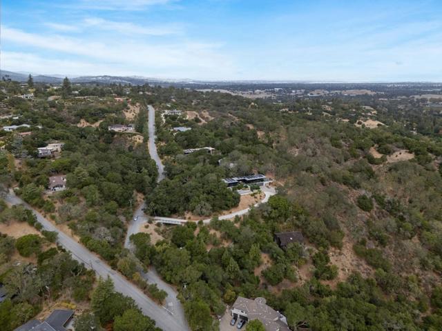 435 Golden Oak Drive, Portola Valley CA: https://media.crmls.org/mediaz/1c46e9c2-7182-45ea-a222-9bbde6babb19.jpg