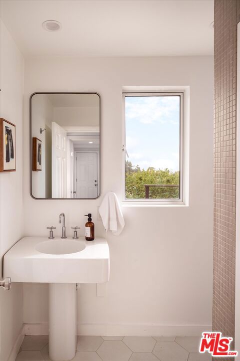 7420 Cervantes Place, Los Angeles CA: https://media.crmls.org/mediaz/1c473bd8-9970-4cd0-a263-039aedda59b1.jpg