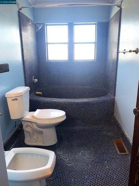 29 Anton Way, Novato CA: https://media.crmls.org/mediaz/1c476e98-fbf5-4c58-a1ba-6243e3905a27.jpg