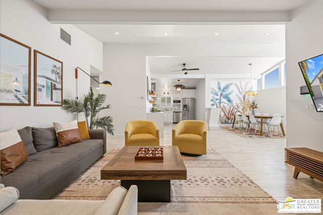 547 N Sunrise Way, Palm Springs CA: https://media.crmls.org/mediaz/1c4804c2-e943-46c9-bb15-c5f536242f46.jpg