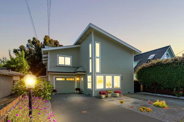 227 Center Avenue, Aptos CA: https://media.crmls.org/mediaz/1c482283-f02c-40d6-a715-7c797ee5020f.jpg