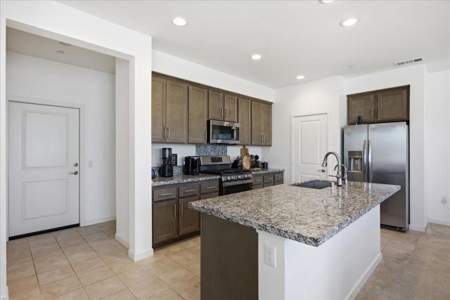 39319 Corvina, Temecula CA: https://media.crmls.org/mediaz/1c4998a5-4ac0-4e6c-a848-85de072f3728.jpg