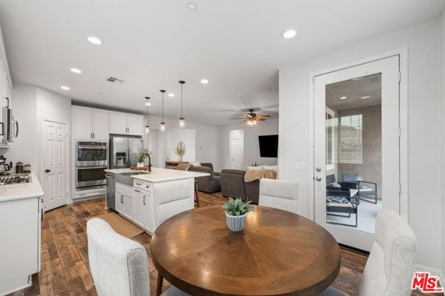 2906 Crocus Place, Palmdale CA: https://media.crmls.org/mediaz/1c49a08b-e318-4541-bbad-78fab37ac3d9.jpg