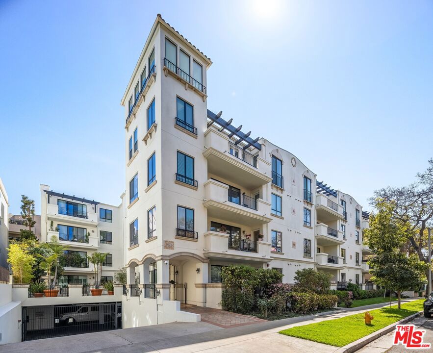 1530 Camden Avenue #105