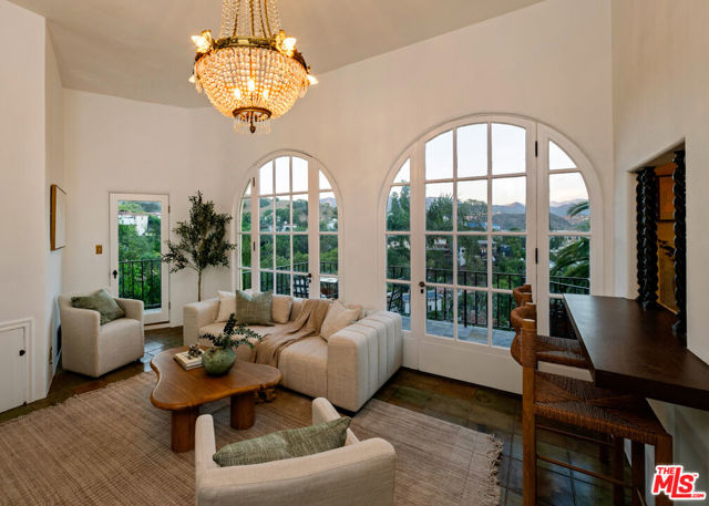 2200 Maravilla Drive, Los Angeles CA: https://media.crmls.org/mediaz/1c49e26d-831b-4c5a-a2bc-d5b5d1d516f0.jpg