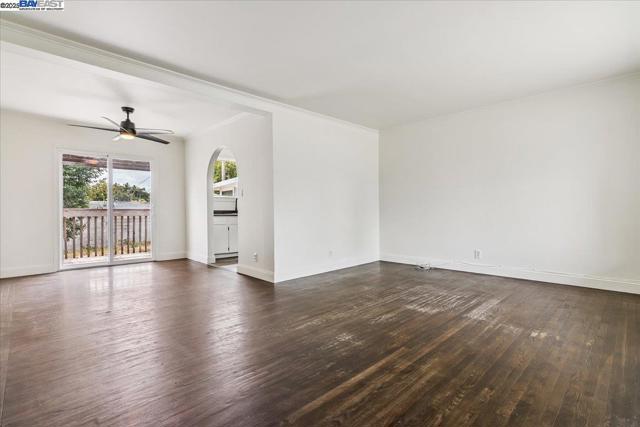 568 Jennings Ave, Vallejo CA: https://media.crmls.org/mediaz/1c4a9689-aa31-477f-8cc1-2d2d8ad3488a.jpg
