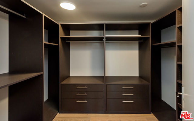 505 Barrington, Los Angeles CA: https://media.crmls.org/mediaz/1c4af0fe-0c1c-40fa-aef9-e034f6b77d05.jpg