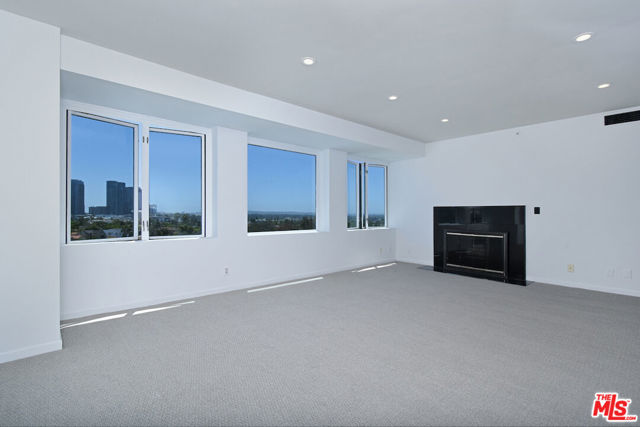 10520 Wilshire Boulevard, Los Angeles CA: https://media.crmls.org/mediaz/1c4b2592-7c7d-4cc8-ad67-2cf3db738902.jpg