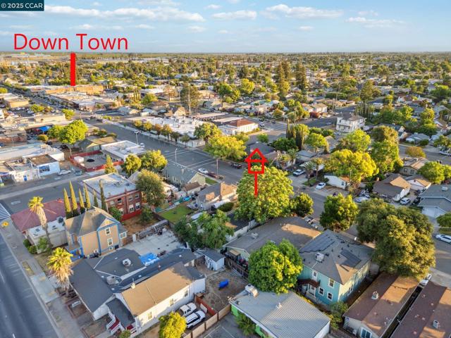 325 N 3rd Ave, Oakdale CA: https://media.crmls.org/mediaz/1c4b2776-8b7c-4968-9ddf-34e7b7087601.jpg