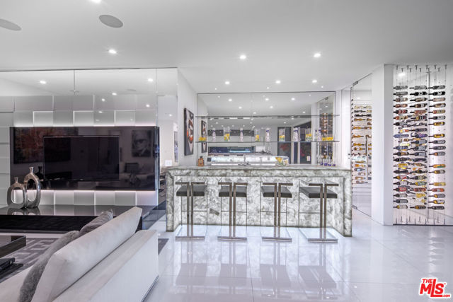 511 N Rexford Drive, Beverly Hills CA: https://media.crmls.org/mediaz/1c4b2ff2-64ca-440a-b1b0-37beeb162c41.jpg