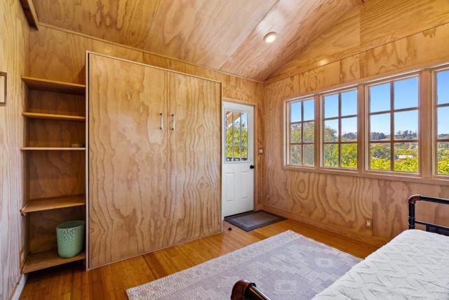 68 Live Oak Road, Royal Oaks CA: https://media.crmls.org/mediaz/1c4b7b82-68b4-4a06-a72f-ef5f4fb8ba33.jpg
