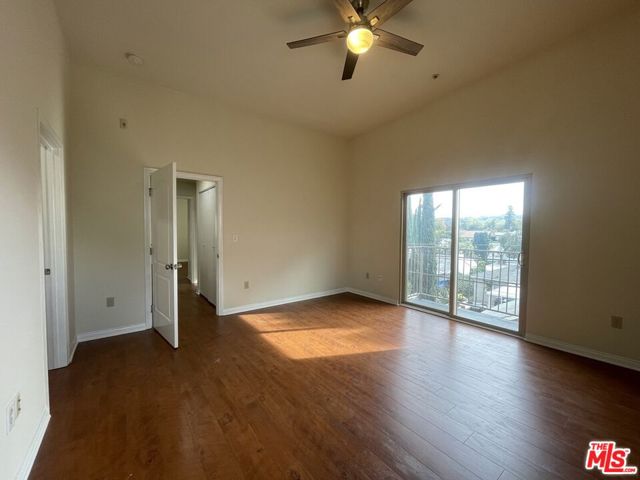 15024 Magnolia Boulevard, Sherman Oaks CA: https://media.crmls.org/mediaz/1c4b9090-19ee-4cc1-b002-2e0965285e93.jpg